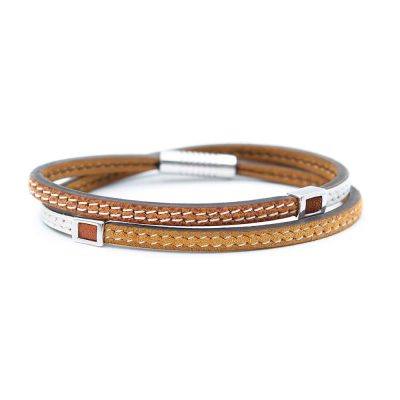 Bracelet en cuir artisanal Arlequin avec un design classique et original. Couleur marron havane, blanc et métal argenté. Accessoire de luxe fabriqué en France.
