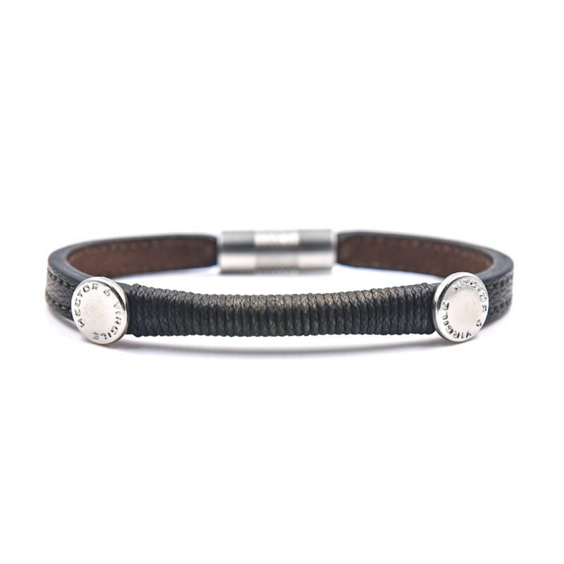 Bracelet en cuir tressé artisanal pour homme Gavial avec un design classique et original. Made in France, haut de gamme. Couleur gris anthracite. Fabriqué en France.