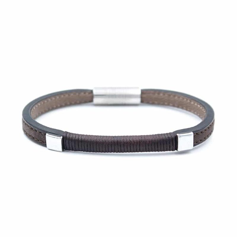 Bracelet en cuir artisanal Gavial avec un design classique et original. Made in France, haut de gamme. Couleur marron chocolat. Fabriqué en France.