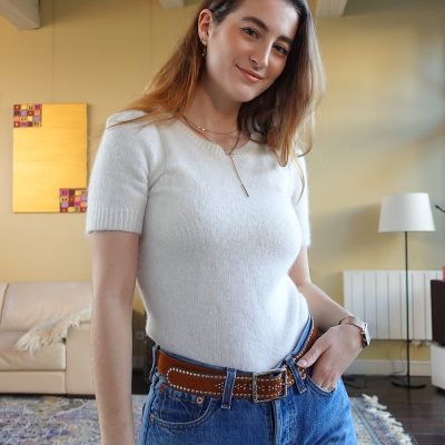 Ceinture cloutée en cuir artisanal pour femme Kéa. Made in France, de luxe. Couleur marron et argent. Fabriquée en France.