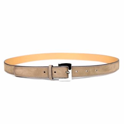 Ceinture en cuir artisanal pour femme Mésange. Made in France, haut de gamme. Couleur beige/marron dauphine et boucle argentée. Fabriquée en France.