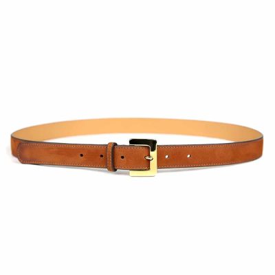 Ceinture en cuir artisanal pour femme Mésange. Made in France, haut de gamme. Couleur marron clair et boucle dorée. Fabriquée en France.