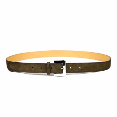 Ceinture en cuir artisanal pour femme Mésange. Made in France, haut de gamme. Couleur vert kaki et boucle argentée. Fabriquée en France.