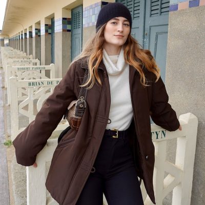 Ceinture en cuir artisanal pour femme Mésange. Made in France, de luxe. Couleur noir et doré. Fabriquée en France.