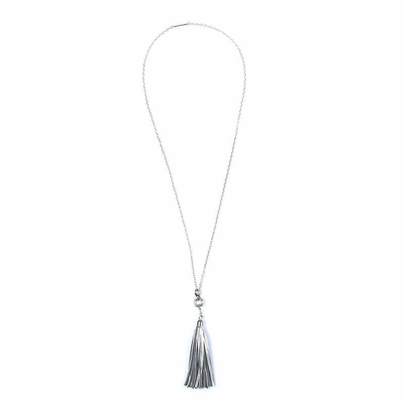 Collier en métal argenté et en cuir artisanal pour femme Fauvette. Made in France, haut de gamme. Couleur argent. Fabriquée en France.