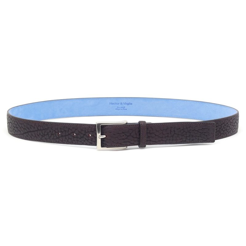 Ceinture pour homme en cuir artisanal Caribou. Made in France, haut-de-gamme. Couleur Châtaigne et texture bosselée avec boucle chromée. Fabriquée en France.