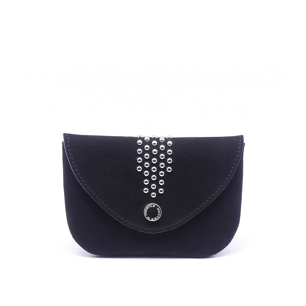 Portemonnaie clouté Coulicou en cuir doux couleur noir charbon et rose fuchsia. Made in France, haut de gamme, artisanal. Fabriqué en France.